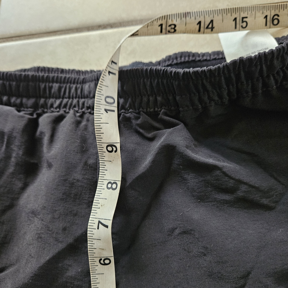 Patagonia Black Baggy Shorts - Picture 7 of 7
